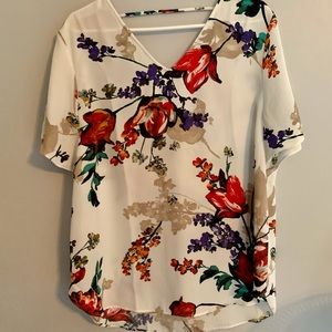 Beautiful Cleo floral blouse (xl)